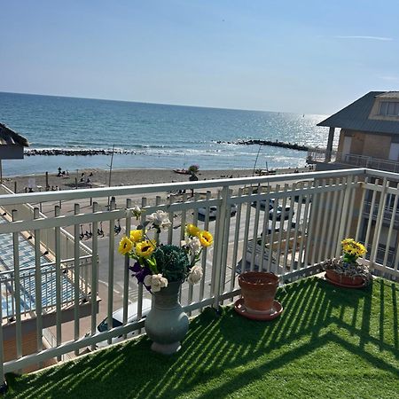 Front Sea Luxury Daire Lido di Ostia Dış mekan fotoğraf