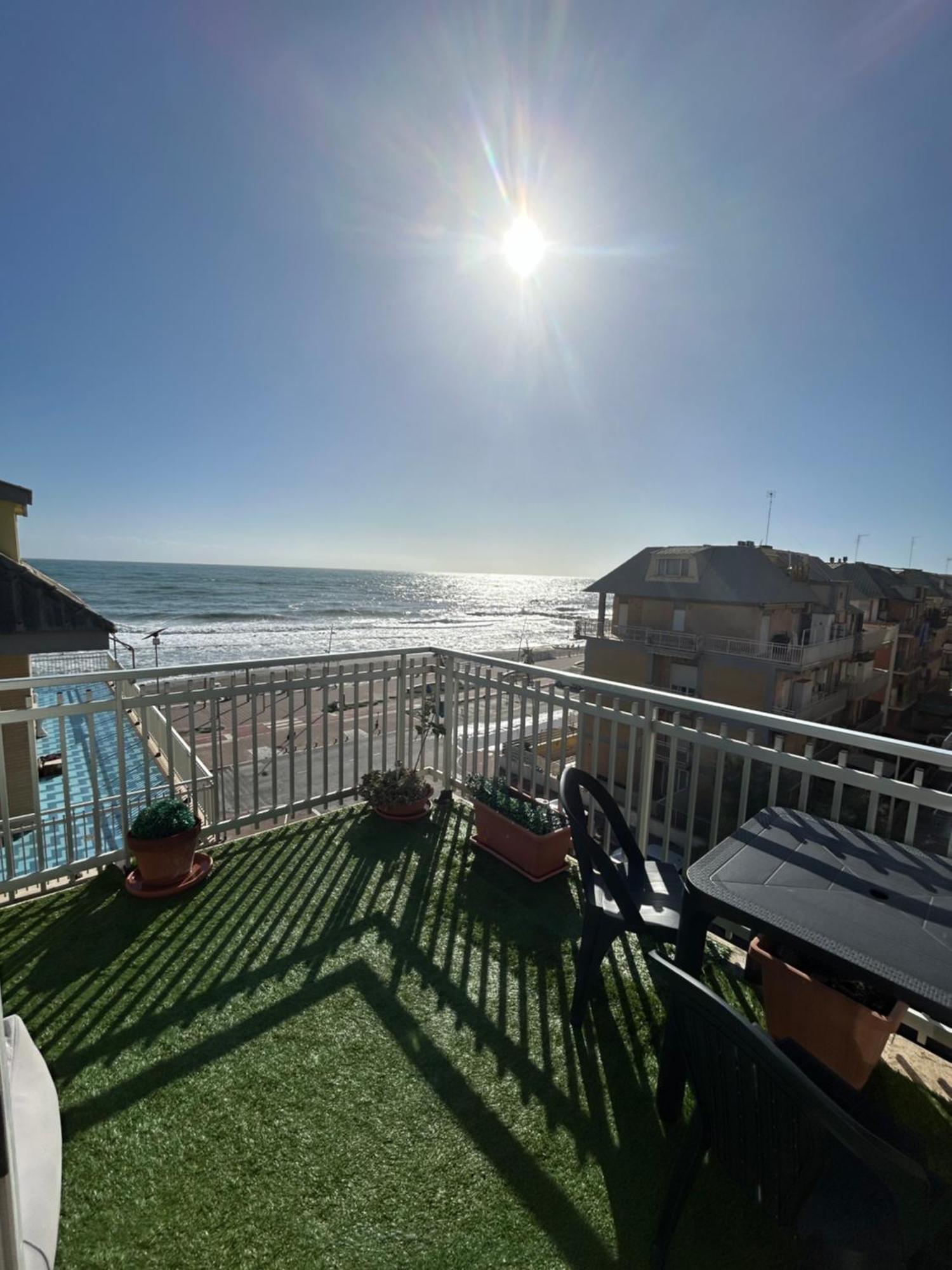 Front Sea Luxury Daire Lido di Ostia Dış mekan fotoğraf